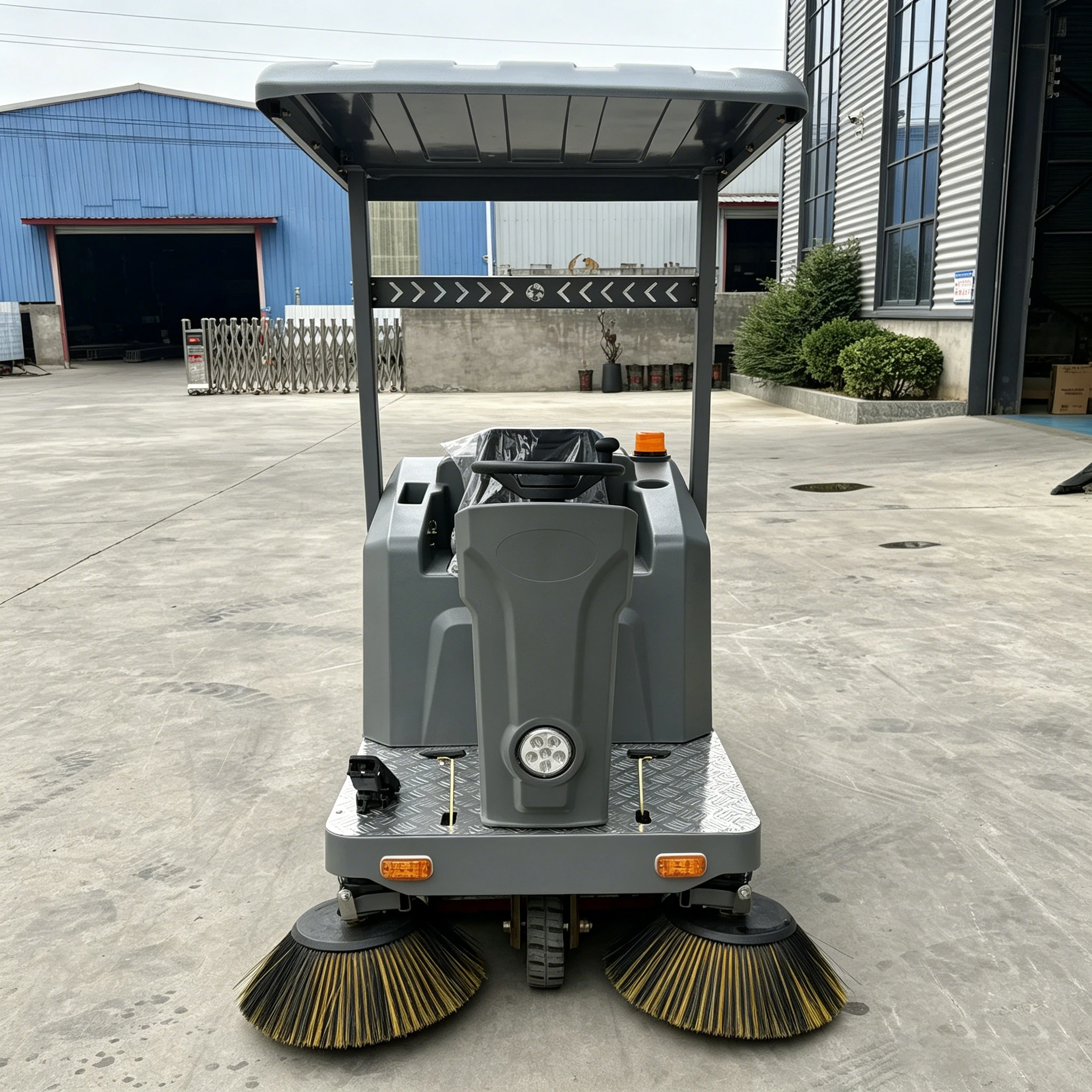 Automatic Road Cleaning Machine with Canopy Factory Floor Scrubber Industrial Electric Ride-on Street Sweeper Cleaner Equipment