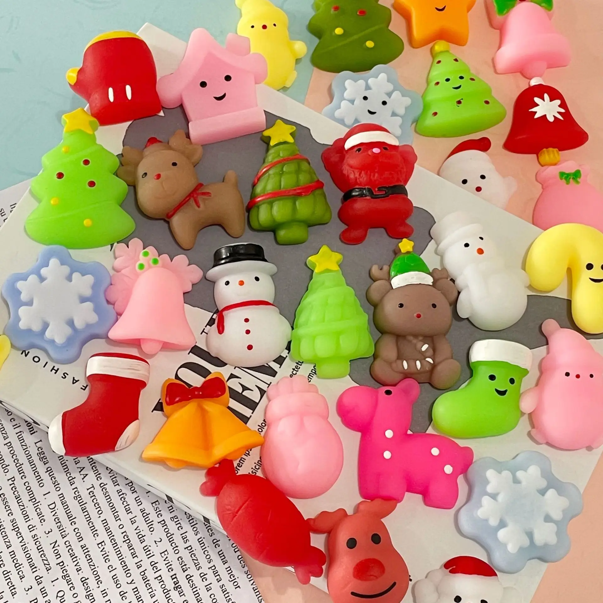 Bonhomme de neige mignon, arbre de noël, élan, flocon de neige, jouet à rebond lent, poupée de dessin animé, soulagement du Stress, pincement, cadeau pour enfants, 10 pièces