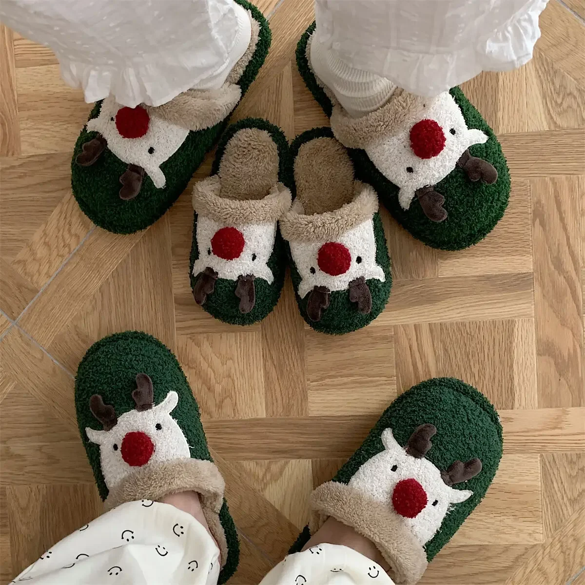 

New Plush Home Slippers For Men And Women 2023 Winter Creative Cute Christmas Elk Parent-child Cotton Slippers