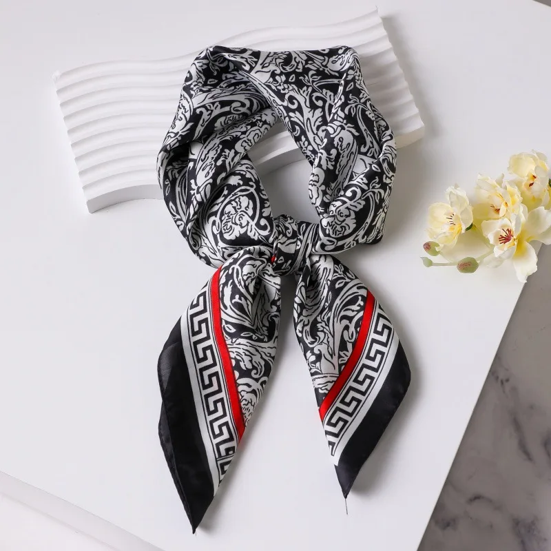 

1pc 68cm Vintage Baroque Pattern Silk-like Imitation Scarf for Women, Satin Facemask, Multi-purpose Wrap-around Scarf