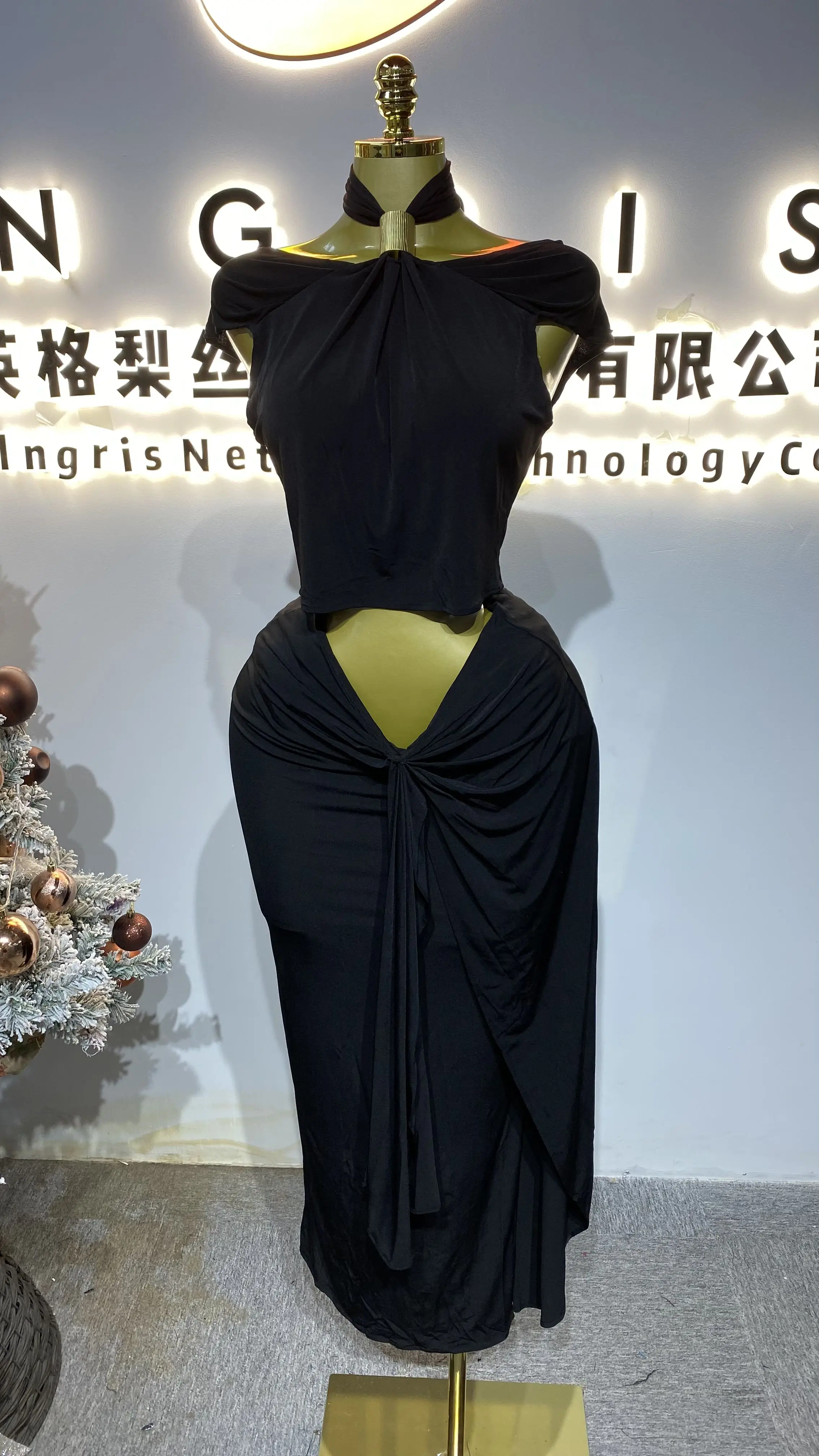 

Elegant O-neck two-piece set with openwork pleats for summer birthday parties.-GZXX403