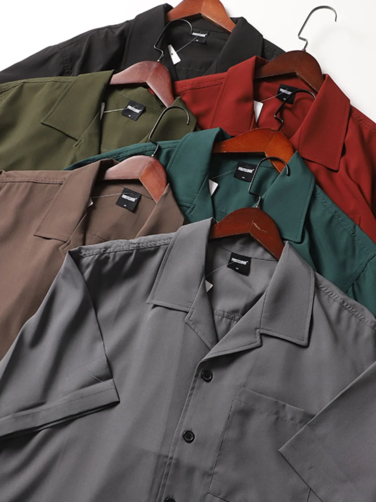 

Smooth Cool Feeling Fabric Loose Cuban Collar Pure Color ort Sve irt Beach Sle Trendy Men's Summer Clothing