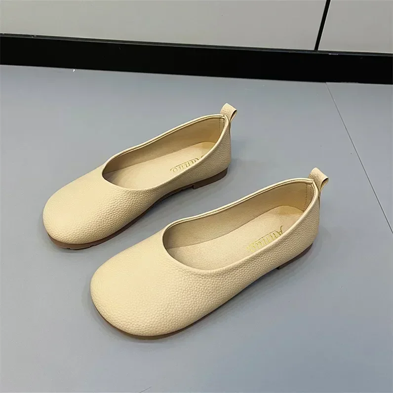 Women's Slip on Leather Loafers Spring Autumn Fashion Ballet Shoes Ladies Casual Round Toe Cute Flats Nurse Shoes Sneakers