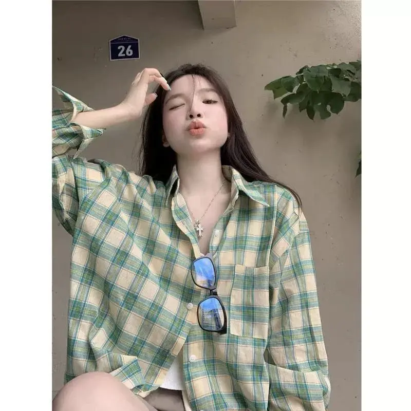 Loose Women's Plaid Sun Protection irt Korean Sle Long Sve Turn-down Collar Casual Top een And White Stripes
