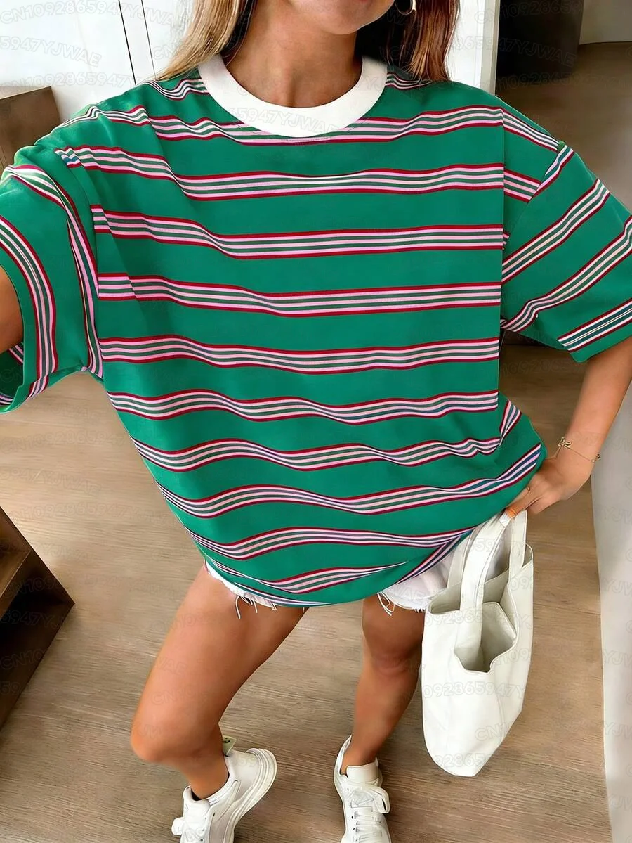 Sommerliches Damen-T-Shirt im Y2K-Stil mit Streifenmuster, kurzen Ärmeln, lockerer Passform, Rundhalsausschnitt, überschnittenen Schultern, für einen lässigen Street- und Sport-Look. – Detail 5