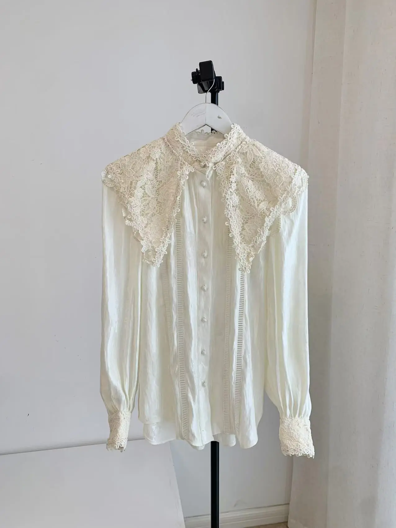 

Женская льняная однобортная модная рубашка с кружевными лацканами и длинными рукавами