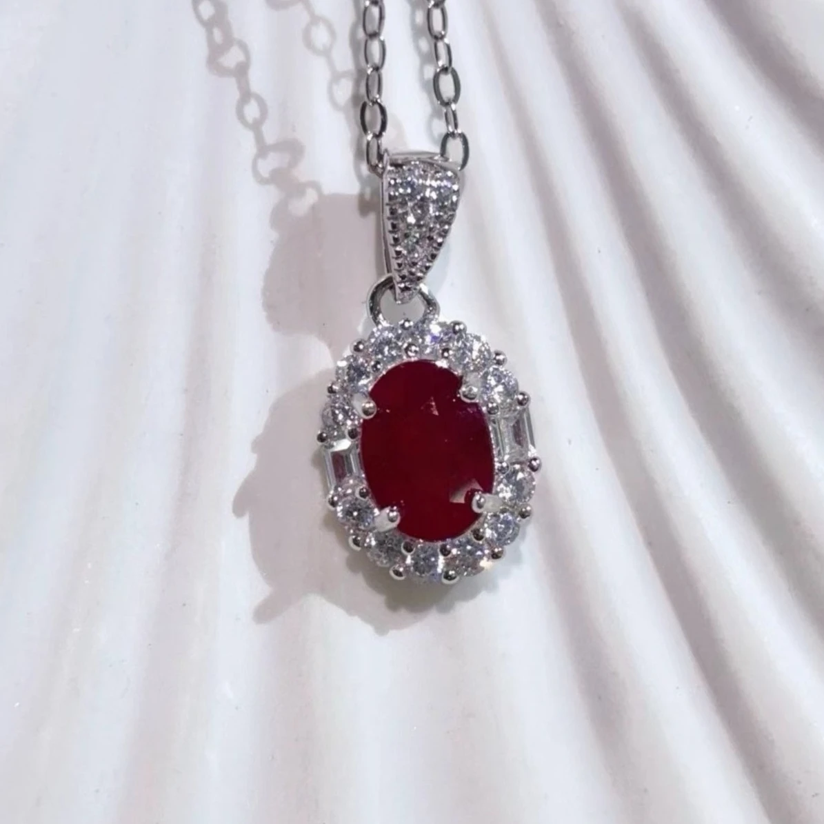 

Classic 925 silver gemstone necklace pendant natural ruby pendant with certificate 5mm*7mm 0.7ct genuine ruby silver jewelry