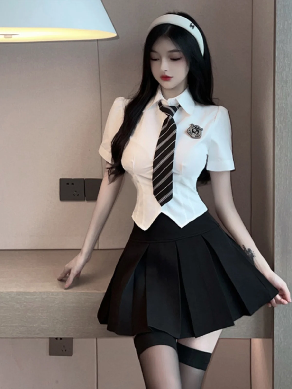 

Puffy Sleeve Shirt And High Waist Pleated Skirt Jk Uniform Set Women's Fashionable Two-Piece Suit Bubble Sleeve Top with Tie