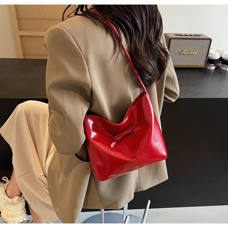 

Red Christmas Handbag for Women, New Outdoor Handbag for Women, Popular Single Shoulder Handbag for Women