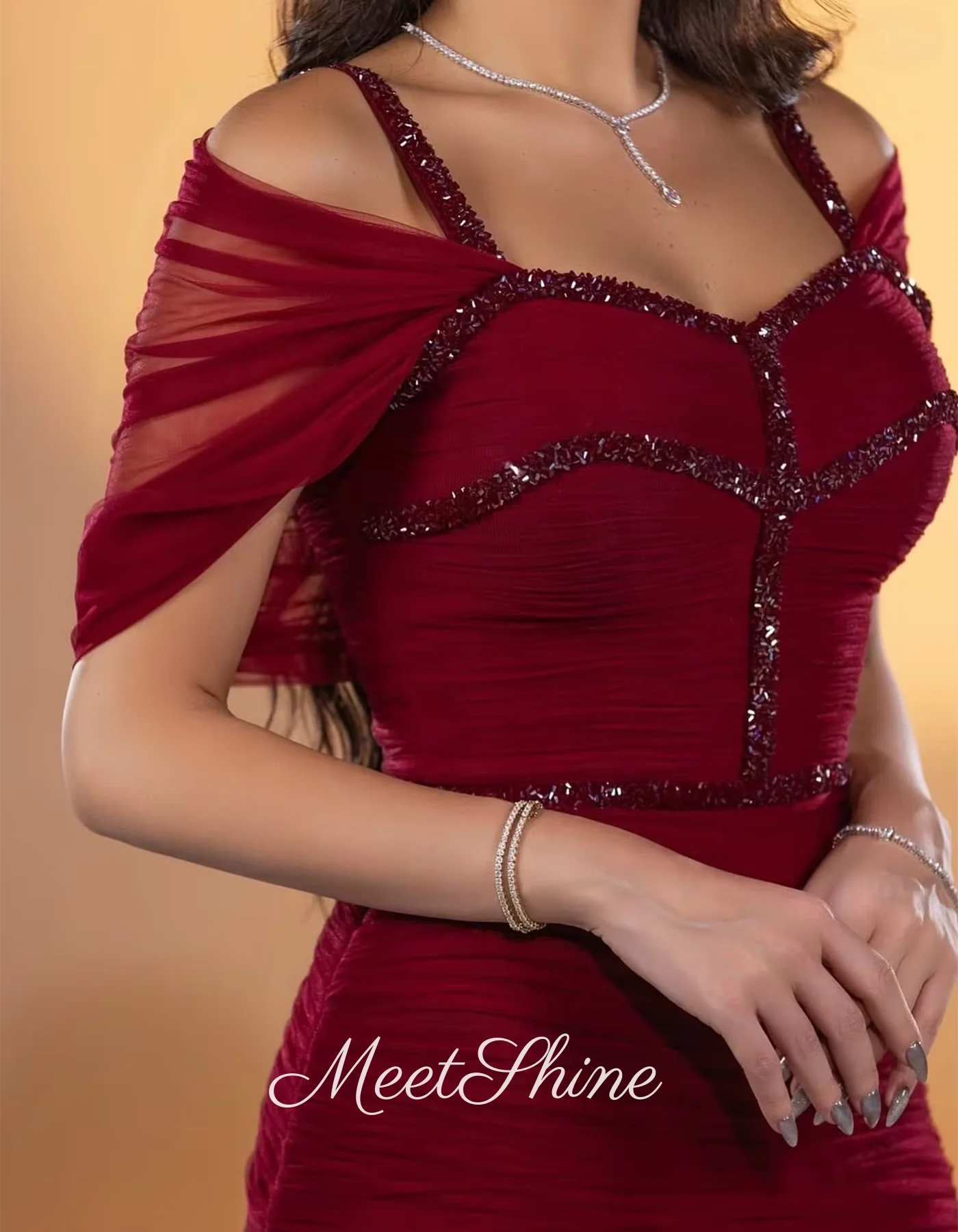 バーガンディビーズプロムドレス女性高級クリスタルイブニングドレス高品質カスタマイズサテンフォーマルウェディングパーティードレス2025