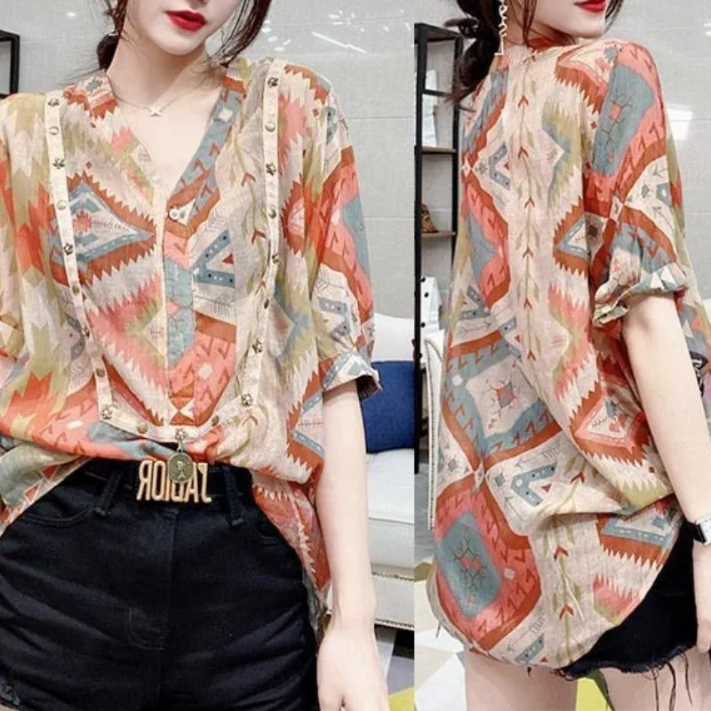 Large 2023 Summer New European Vintage Flower Short Sleeve Shirt Women's Button Rivet Loose Casual V-Neck Fashion Tops