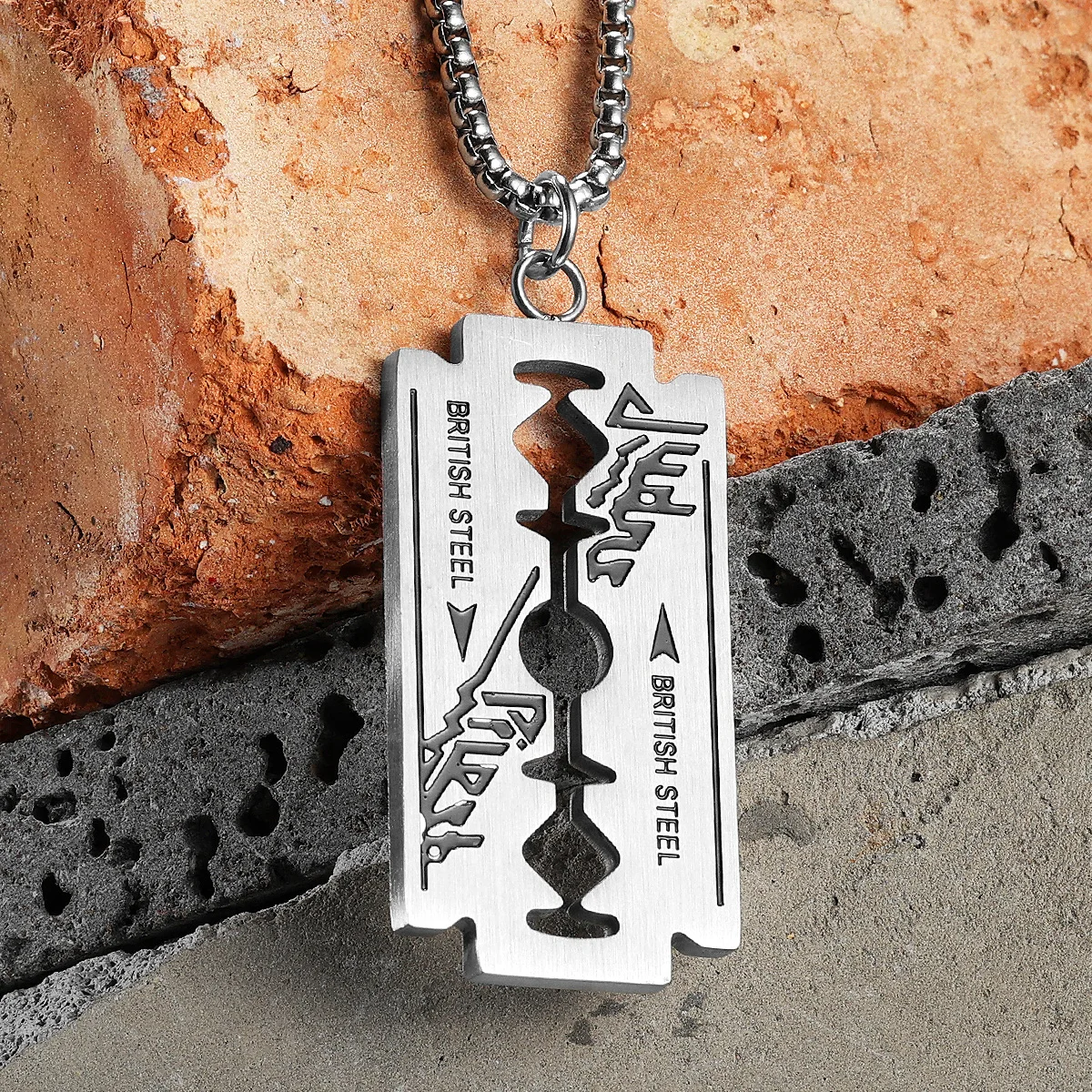 Razor Blade Men Necklaces with Pendant Stainless Steel Jewelry for Male Women Cool Punk Hip Hop Accessories Gifts Wholesale