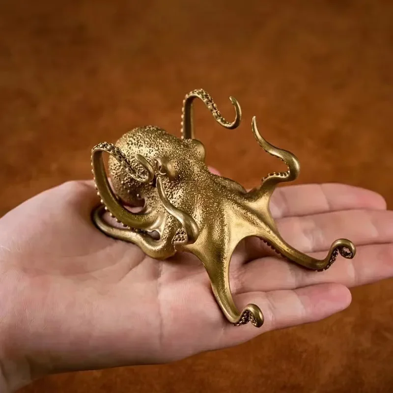 Creative Brass Octopus Stand For Computer Phone Pen Holder Funny Small Animal Shape Ornaments Gift Home Office Decoration