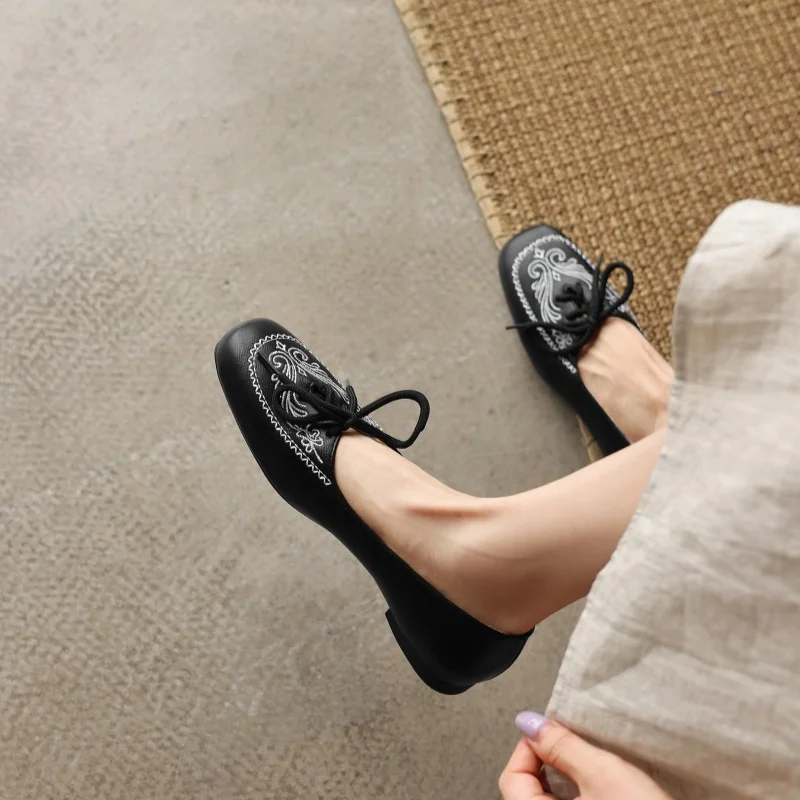 Women Vintage Embroidered Ballet Flats Square Toe Bow Lace‑Up Shoes Soft Foldable Slip‑On Loafers Casual Daily Walking Shoes - view 3