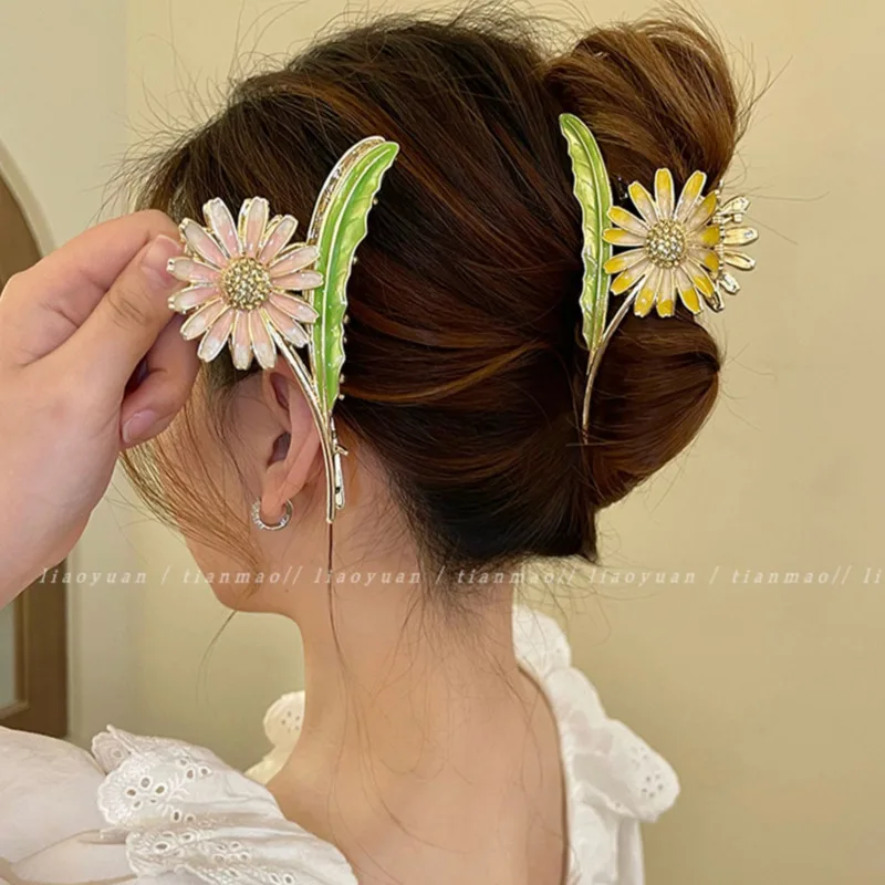 

2023 New Fashion Hair Claws Luxury Flower Hair Clip Jaws Hairpins Metal Hairgrips Barrettes For Women Hair Accessories Jewelry