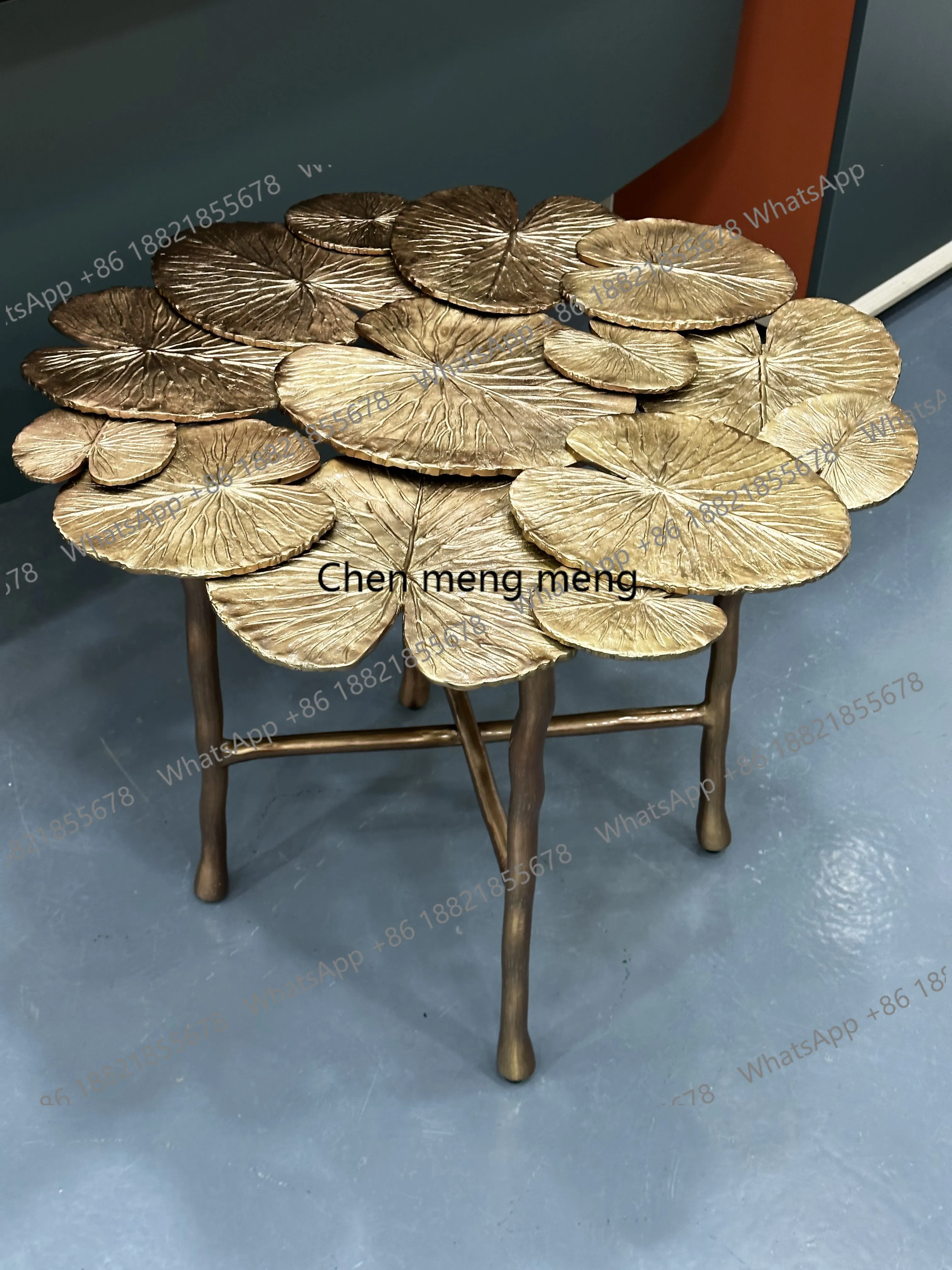 

Журнальный столик из чистой меди с узором в виде листьев лотоса, современный, в стиле легкой роскоши, для гостиной, креативный, для виллы, для демонстрационной комнаты, чайный столик