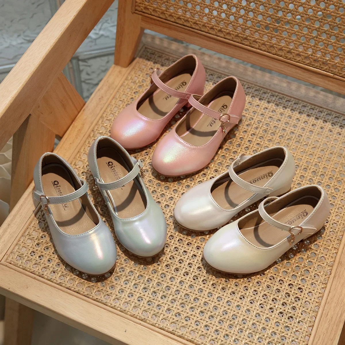 Spring Leather Shoe Fashion Exquisite Versatile Princess Shoe Anti Slip Soft Sole Comfort Girl Shoe Exquisite Elegant Kid Sandal