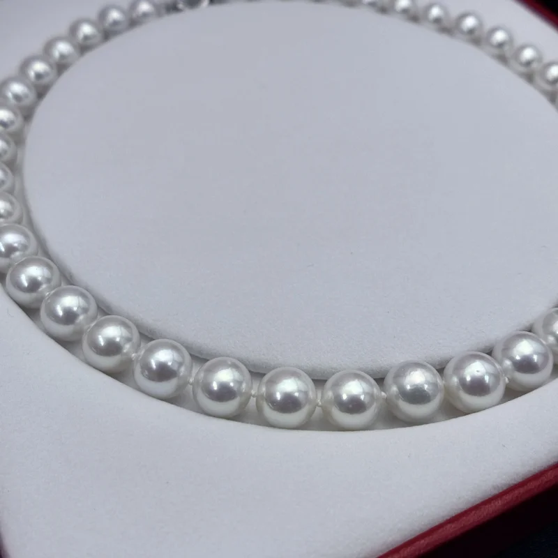 

9-10mm with minimal blemishes, s925 sterling silver mother-of- necklace, freshwater pearl