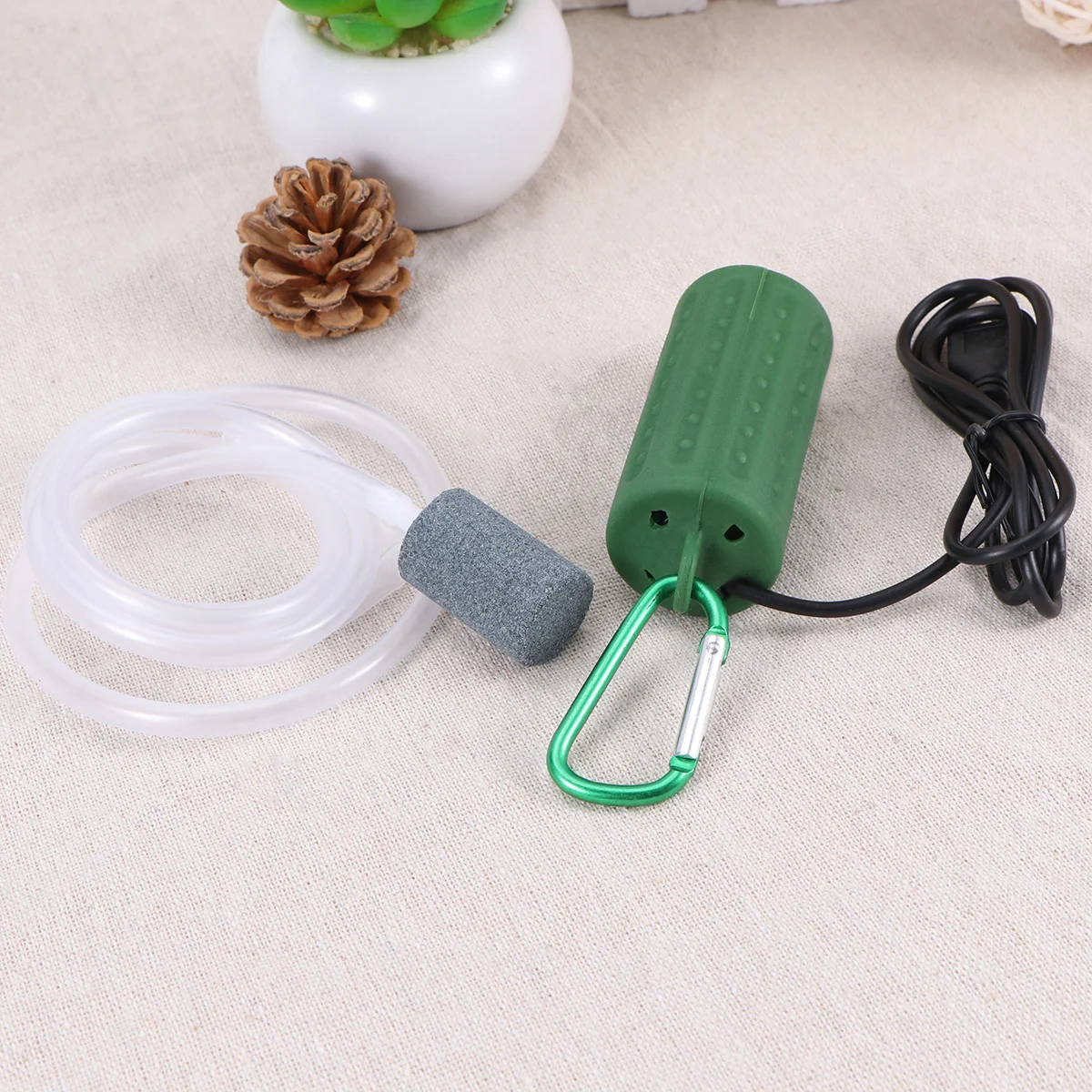 

Aquarium Fish Tank Oxygen Air Pump Dark Green Compact USB Powered Silent Low Noise for Small Medium Tanks High Efficiency