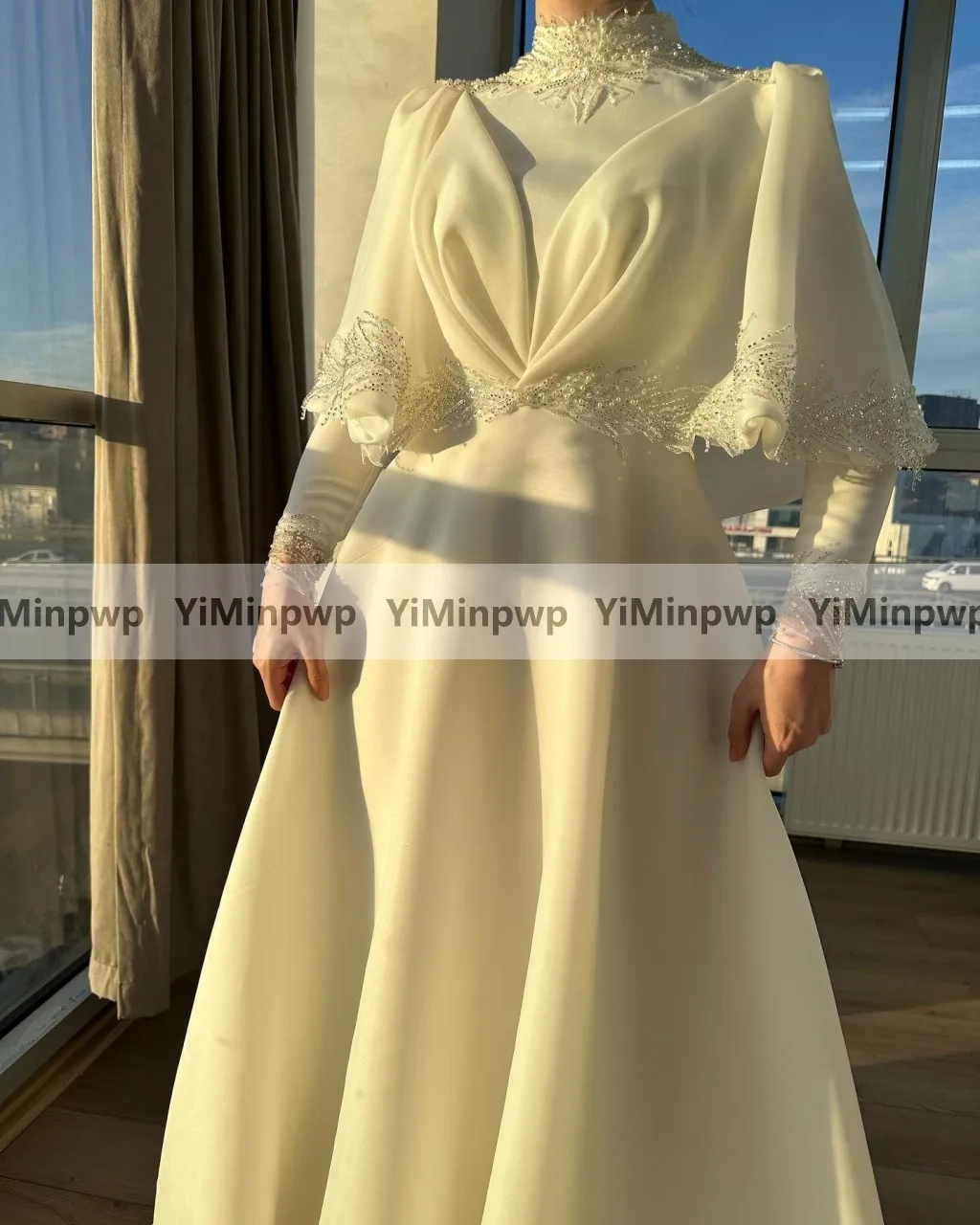 2024 New Wedding Dresses for Hijab Women Muslim Bridal Gowns High Neck Long Sleeves A Line Appliques Beading Sequined Pleats