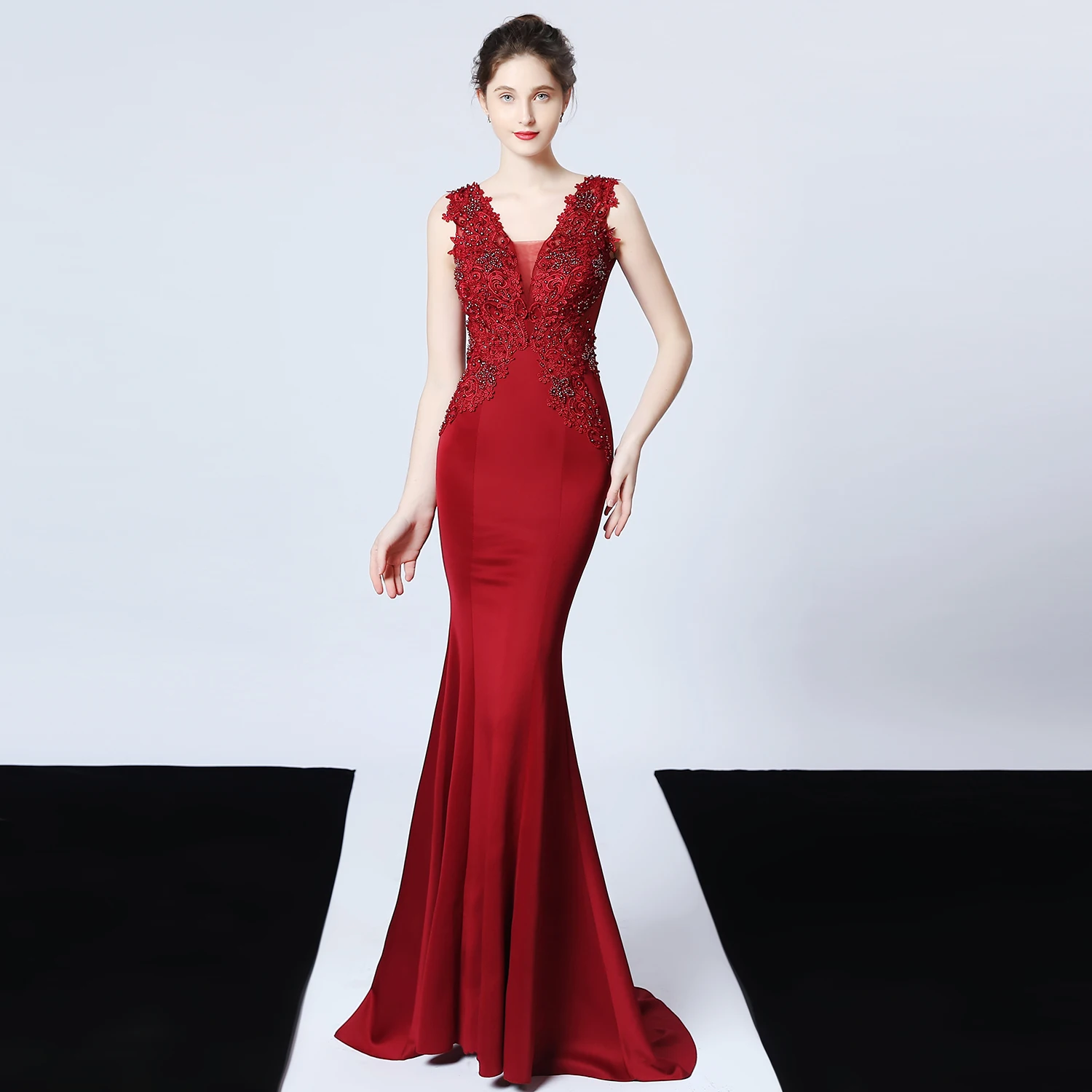 Customized Women Formal Gowns Long V Neck Sleeveless Lace Appliques Satin Mermaid Evening Party Special Occassion Dress