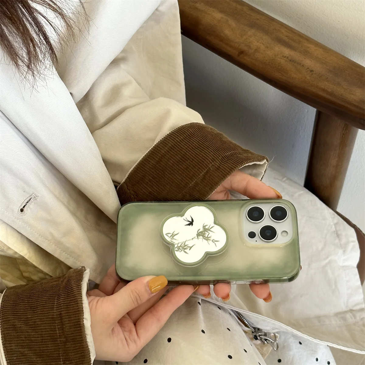 

New fashiona Chinese-style green leaf stand Phone Case For iPhone 16 15 14 13 Pro Max fundas iphone 15 case Protective cover