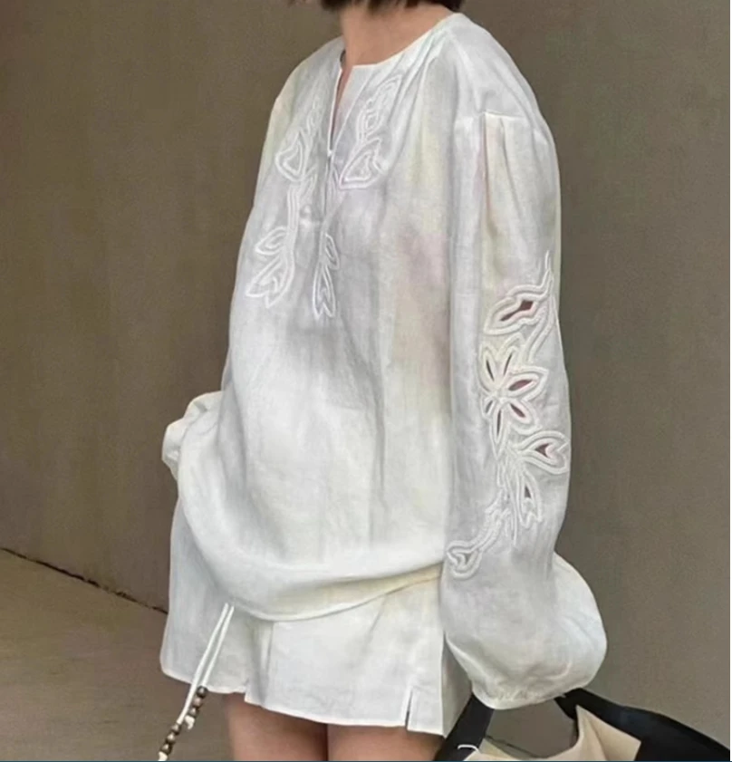 Camicia a maniche lunghe ricamata a maniche lunghe Wind, camicia da donna fresca e rilassata, la bella piccola camicia popolare di quest'anno