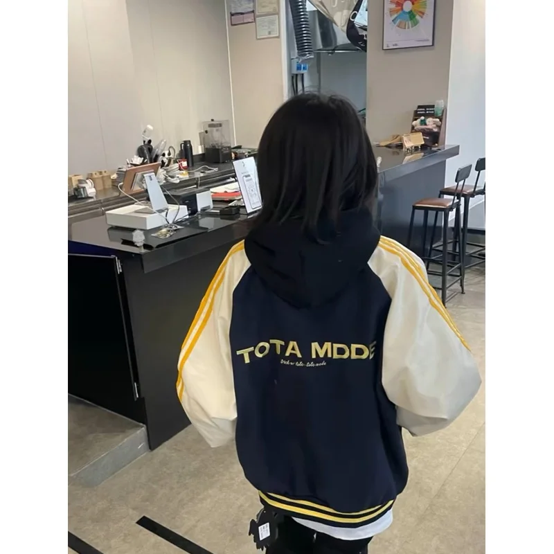 เสื้อแจ็คเก็ตนักบินสไตล์อเมริกันทรงหลวมสำหรับผู้หญิง รุ่นใหม่ล่าสุดสำหรับฤดูใบไม้ผลิและฤดูใบไม้ร่วง แฟชั่นสำหรับคู่รัก สีสันสดใส สไตล์เบสบอล เสื้อคลุม