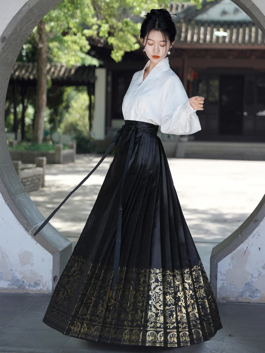 

Qiyue Памяните Hanfu Qingkun Baifeng Mingzhi 7-кратный тканый комплект с золотым лицом, повседневный летний новый комплект с юбкой с хвостом