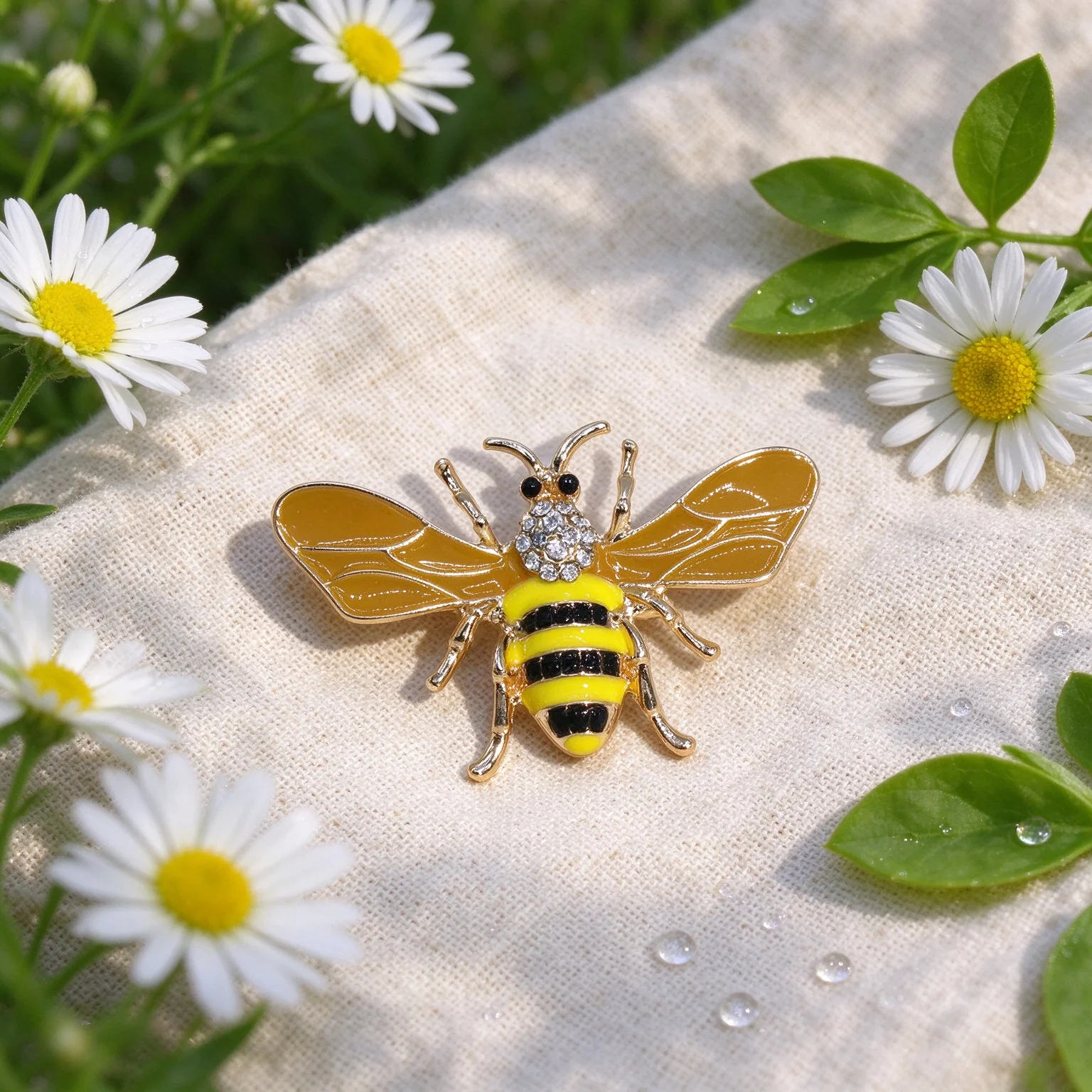 Vintage Enamel Bee Brooch, Diamond-Encrusted Insect Pin, Alloy Enamel Coat Accessory, Wholesale in Stock