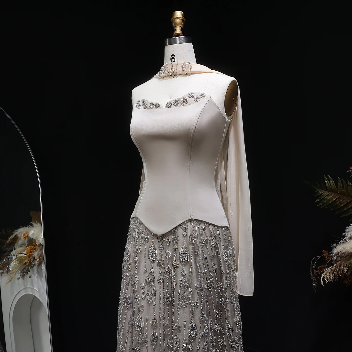 Sharon Said Arabisches Champagner-Perlen-Perlenbesetztes A-Linien-Abendkleid Schulterfrei mit Schal Damen Hochzeitsfeierkleid SS627 Maßanfertigung – Detail 16