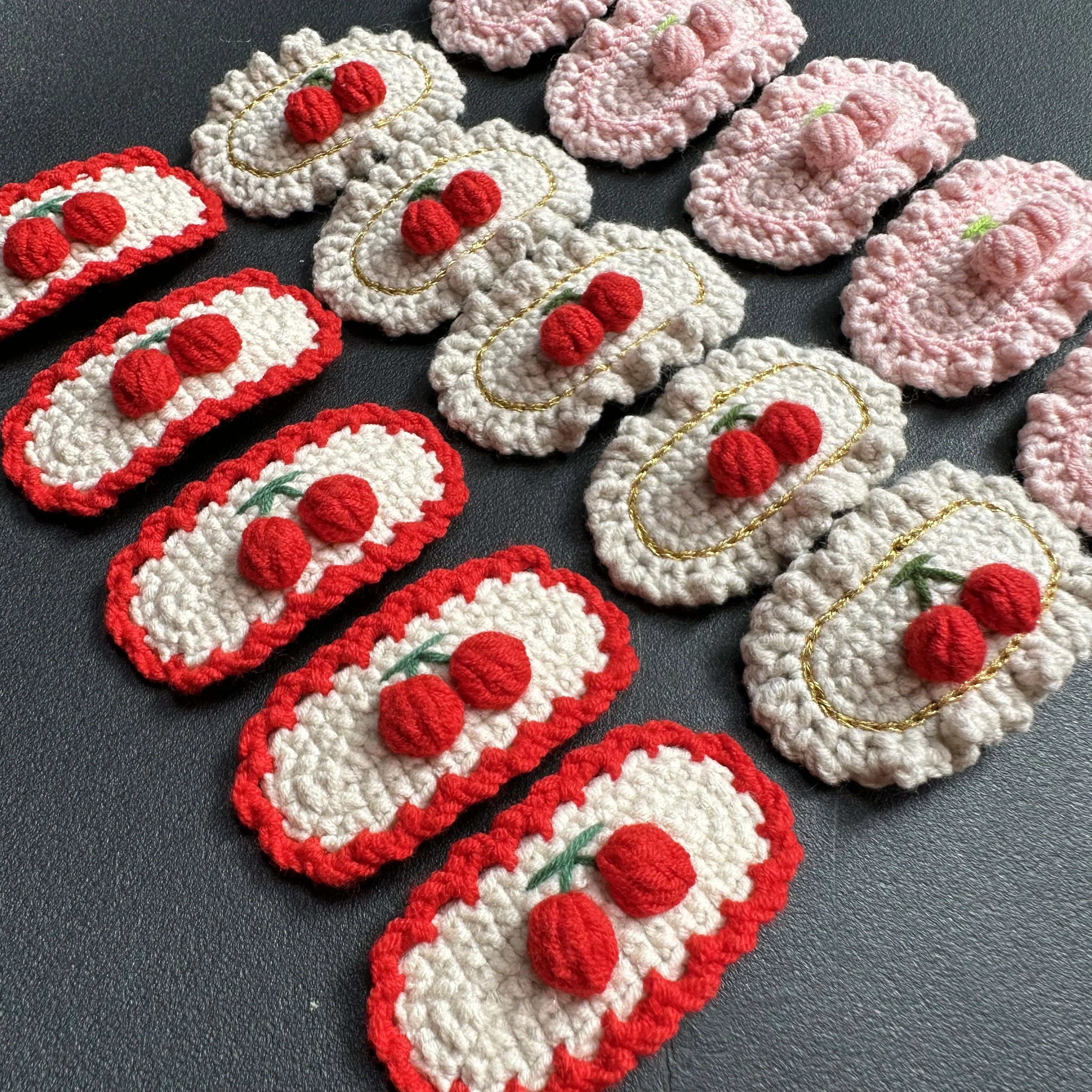 اليد الكروشيه التطريز الكرز الخرز زهرة الصوف الحياكة الكروشيه دبابيس الشعر الرجعية مشبك جانبي أنيق للفتيات والنساء