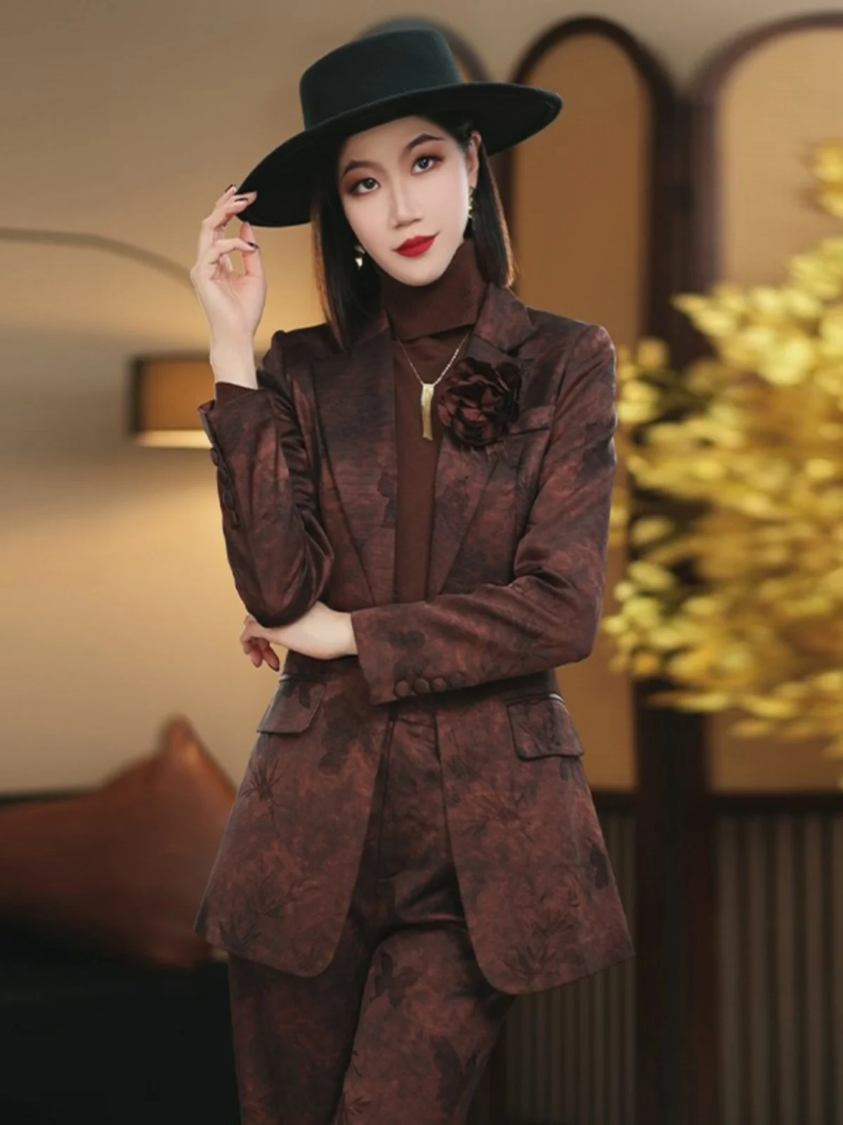 

Ele Long Sve Silk Satin Suit Autumn New Coffee Color Embroidery Design Faionable Personali Women's Suit Set