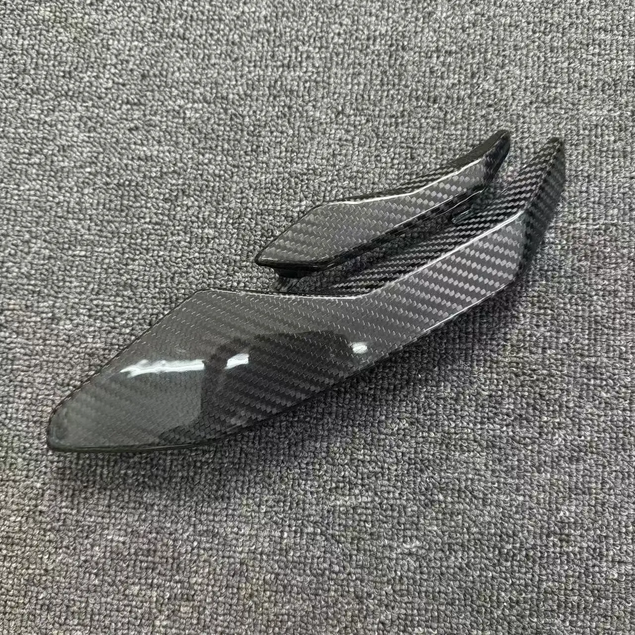 

Motorcycle Accessories Pure Dry Carbon Fiber Small Winglet Right Side Panels Fairing Parts Kits For BMW M1000RR S1000RR 2023+