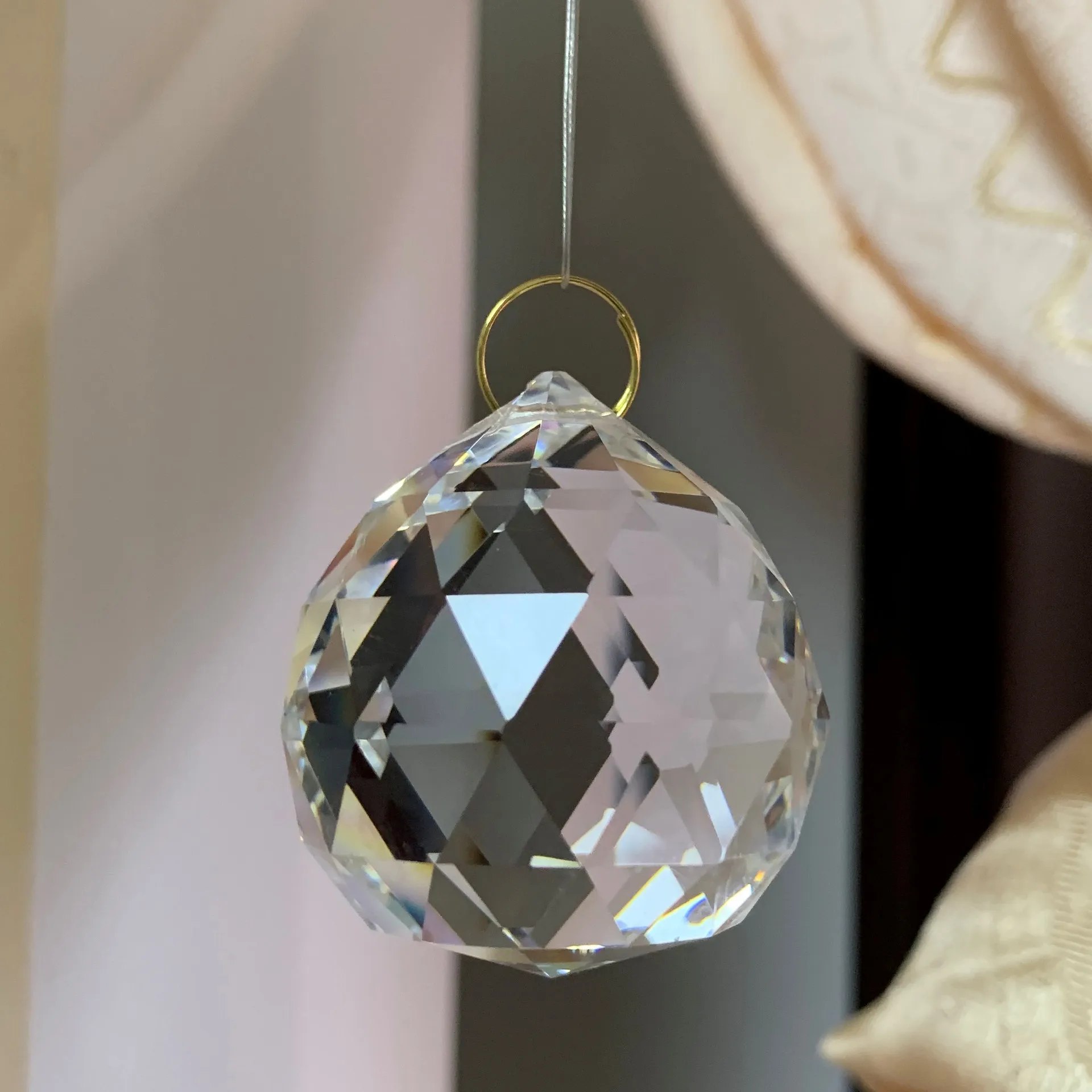 20pcs 20mm Mix Color Crystal Glass Lighting Faceted Ball Feng Shui Prism Chandelier Parts Sun Catcher Home Wedding Decoration