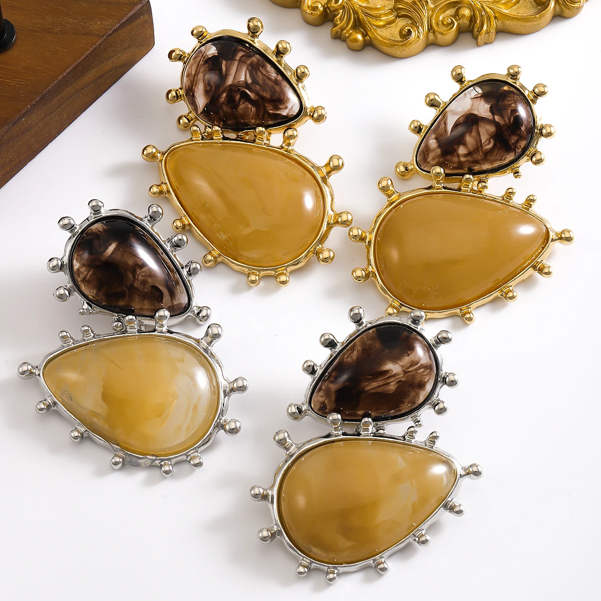 Zaa Baroque Vintage Resin Gemstone Dangle Earrings, Fashionable Geometric Pendant Earrings, Temperament Banquet Party Wear