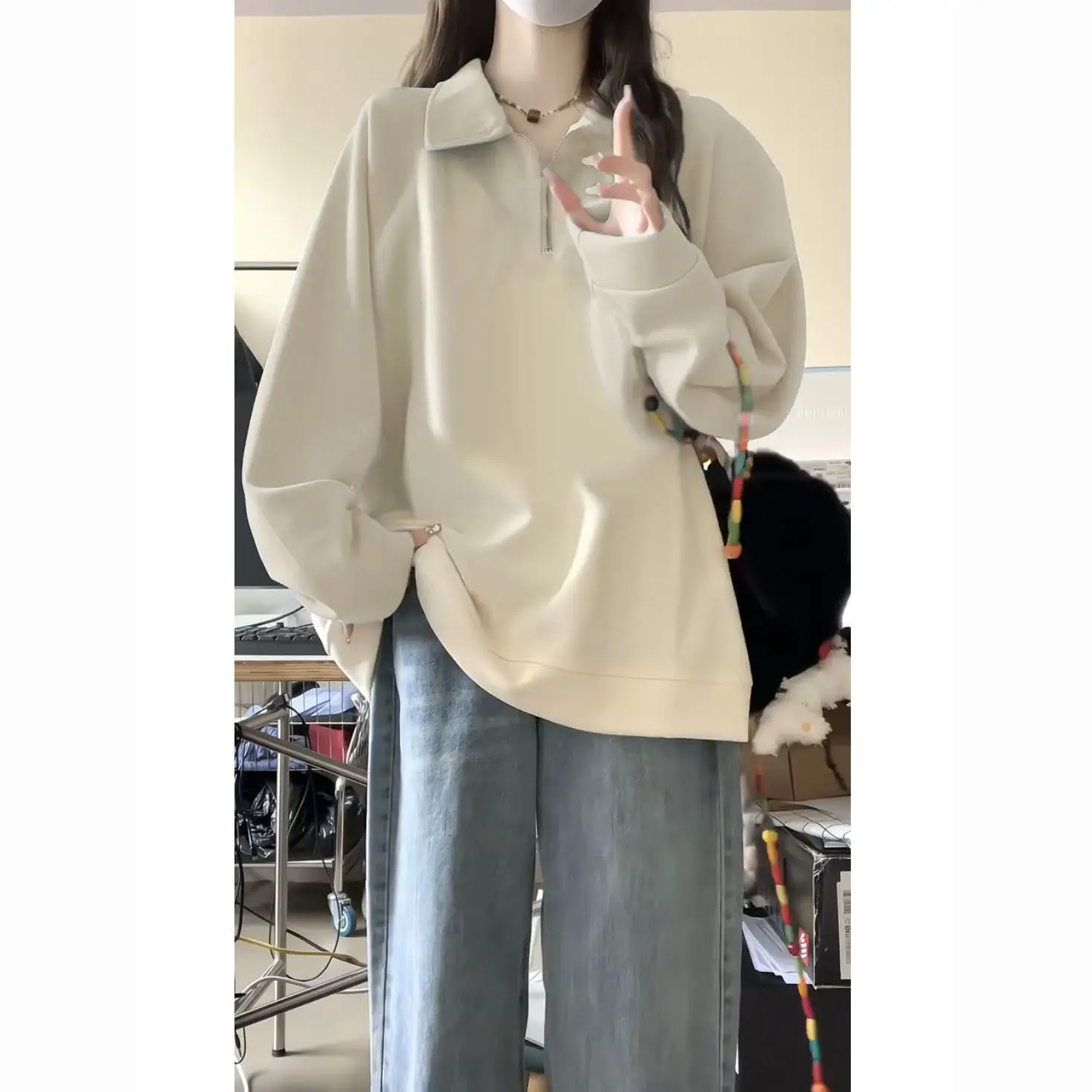 スウェットシャツ 女性用 オルタナティブな服装 柄入り プリント入り スタイリッシュ ブラック グレー スケートボード ポケット 幾何学模様 ニット生地 わずかに