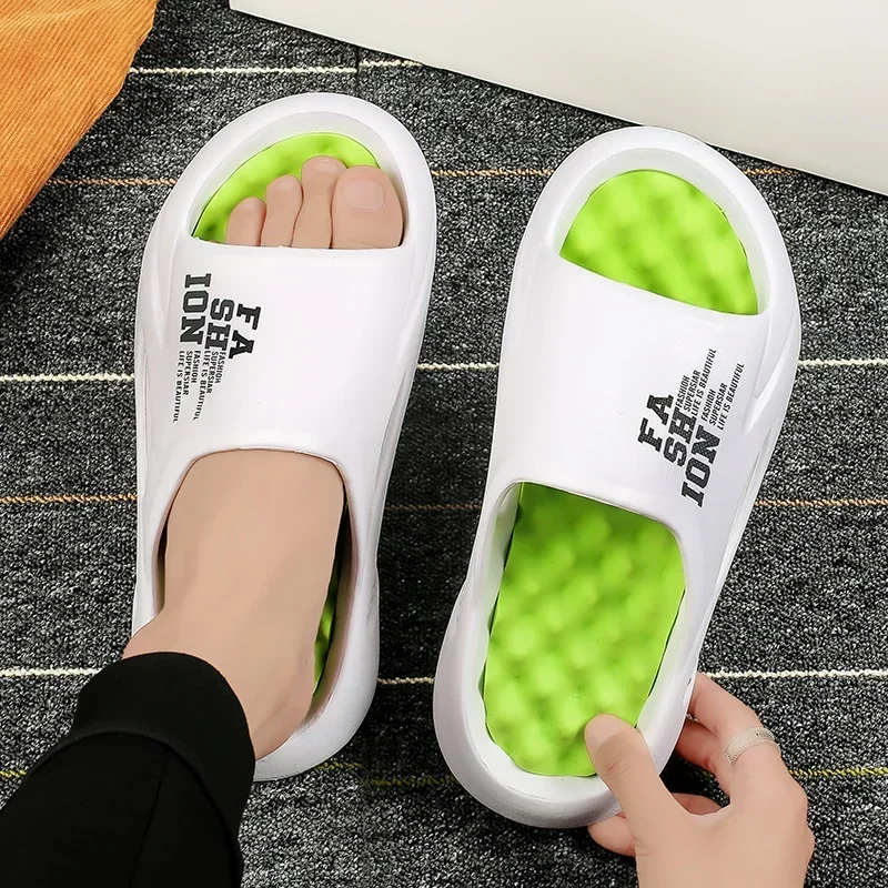 Nuevas zapatillas de masaje de verano para hombre, sandalias laterales para interiores y exteriores, zapatos informales de playa, chanclas de suela blanda, sandalias para hombre
