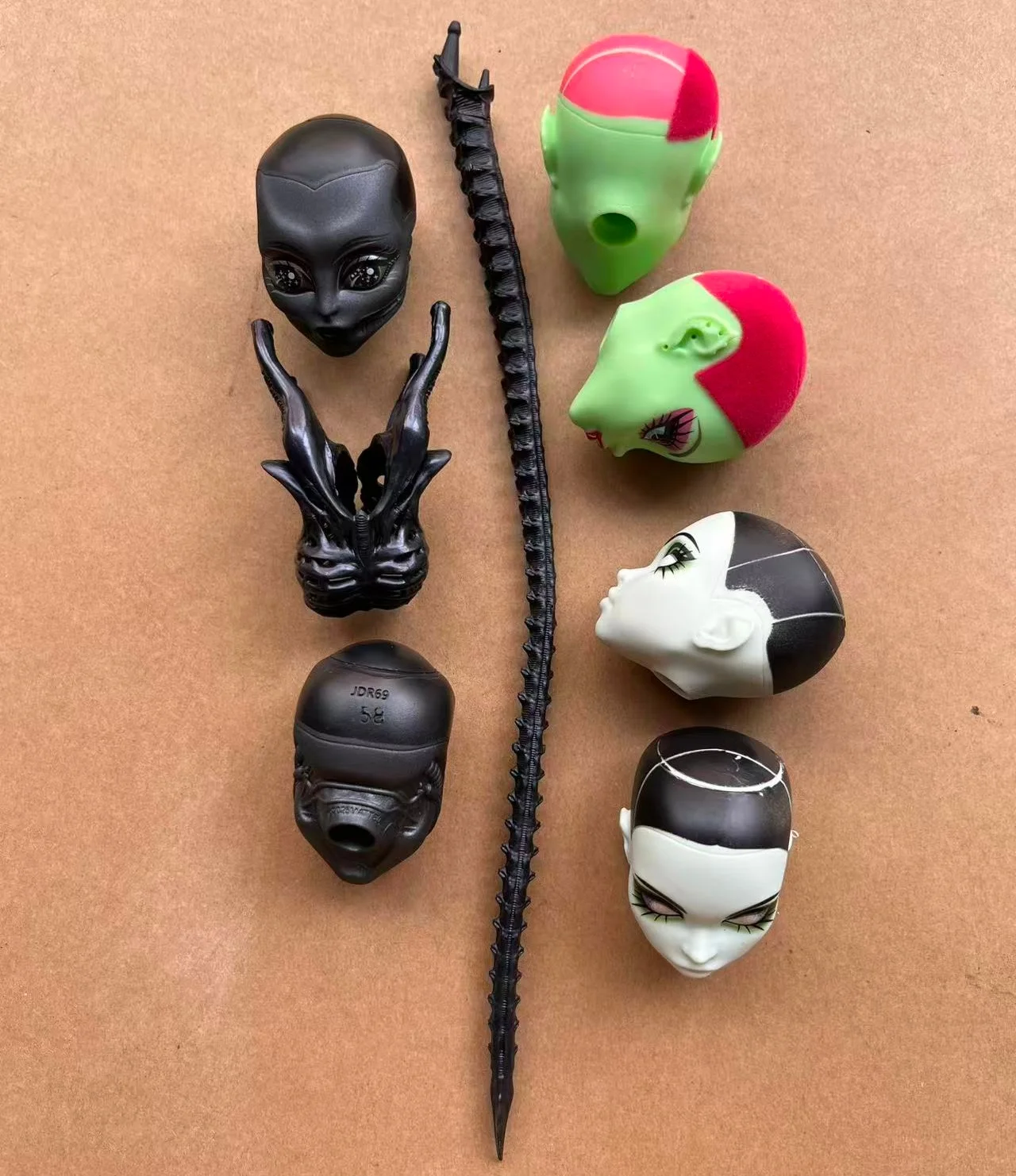 Cabeças de boneca monstro coloridas, cabelo longo, figura de brinquedo, pele branca e bege, peças de boneca, acessórios de vestir de boneca diy
