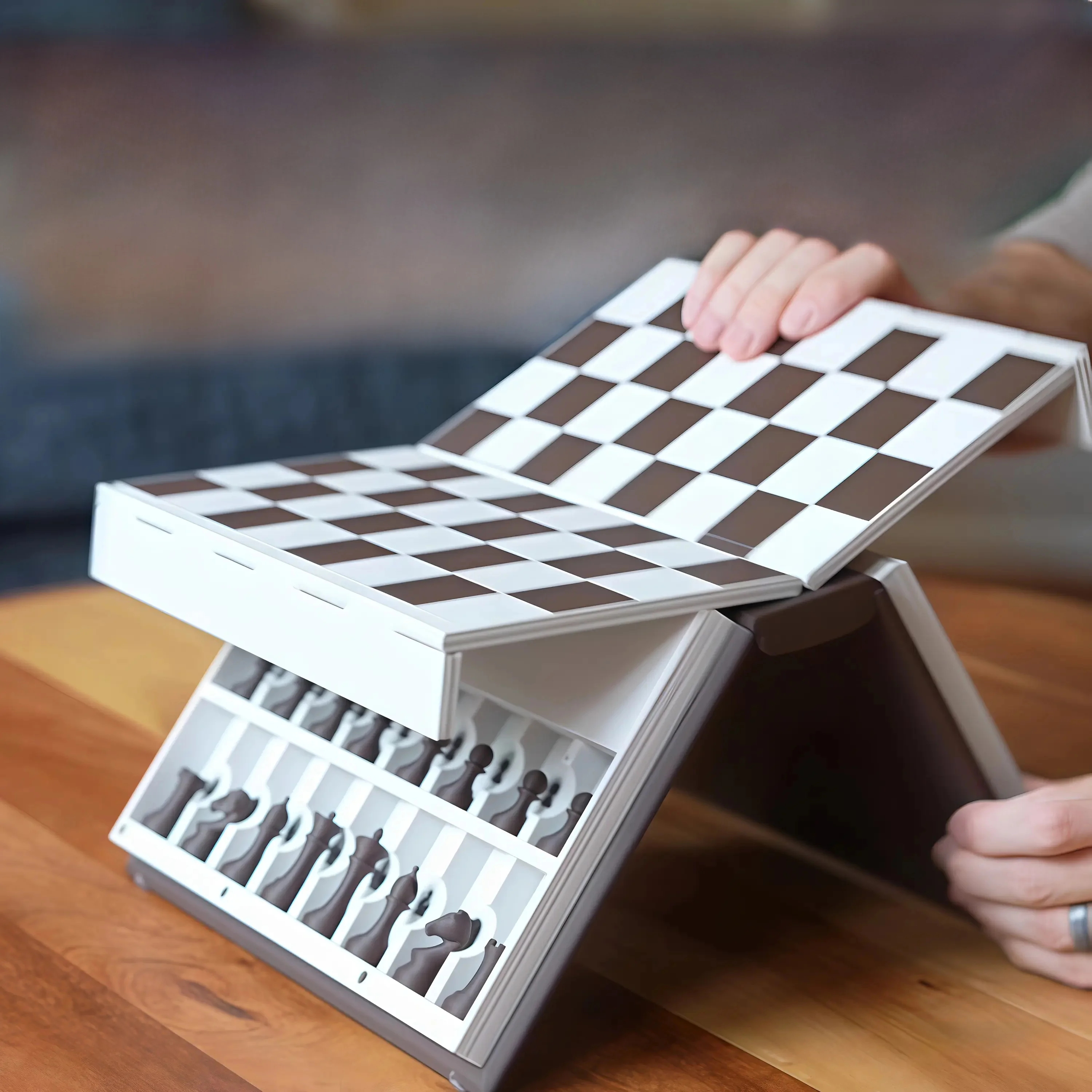 創造的なポータブル3dプリントチェス盤インタラクティブ知能スタッキングゲームチェス創造的なディスプレイピース可変ブック型
