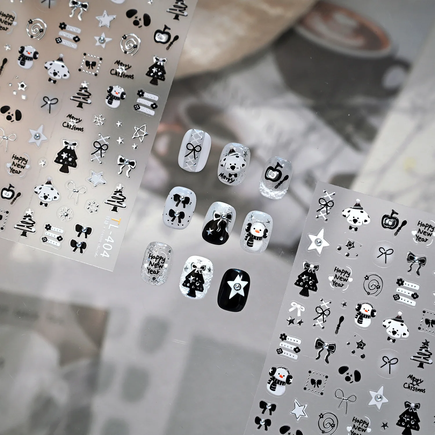 Noir blanc noël mignon dessin animé bonhomme de neige chiot nœud papillon arbre 3D Nail Art autocollants père noël flocon de neige noël manucure décalcomanies