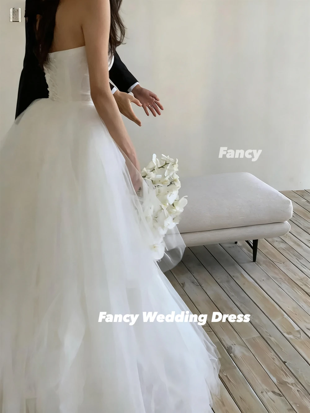 Fancy elegante strapless Korea A-lijn trouwjurken schouder Cape fotoshoot jurk op maat gemaakte gedrapeerde tule bruidsjurk