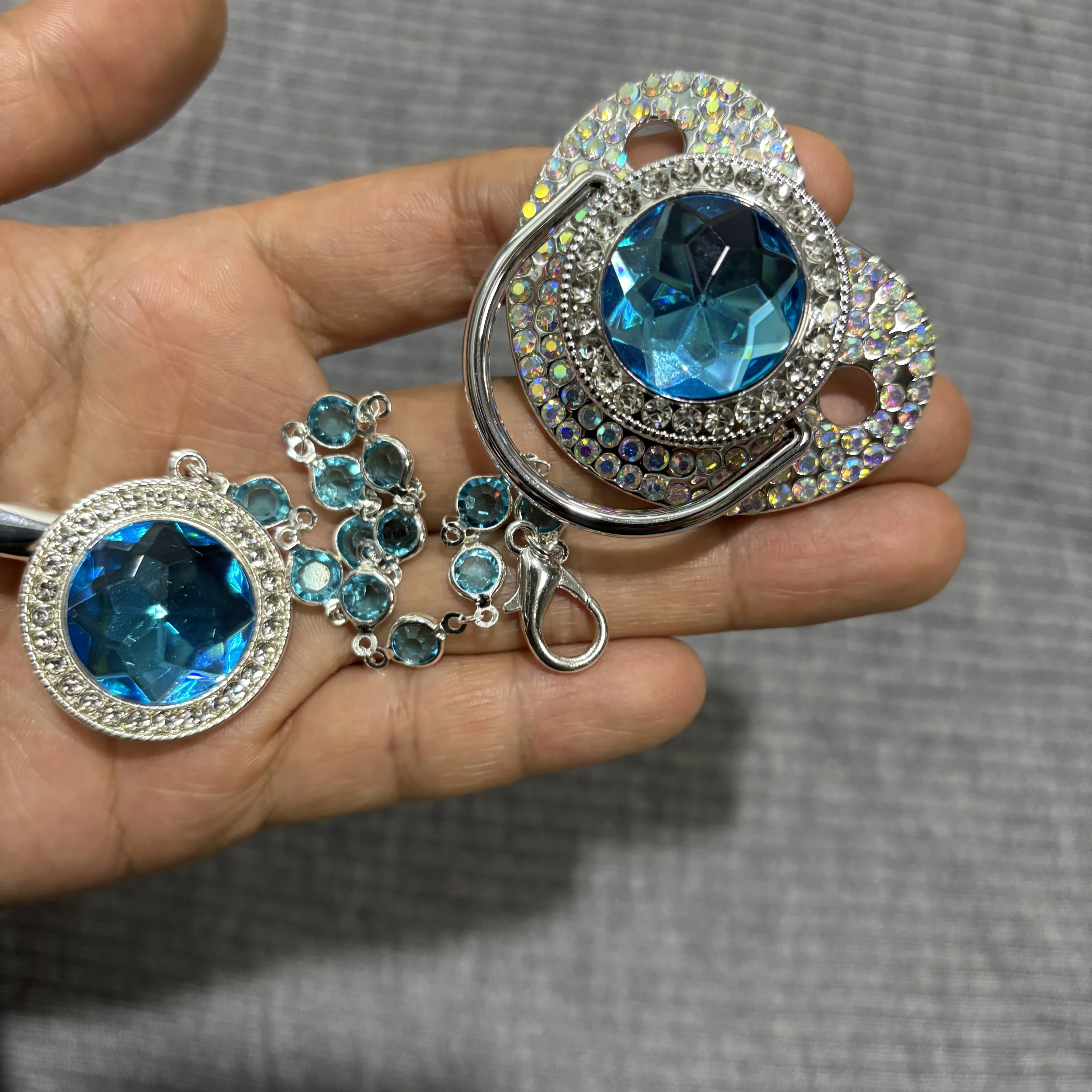 

Elegant Baby Pacifier Chain Set - White Pearl Pendant with Rhinestone Circle, Silver-Tone Clip for Newborn Diaper Bag