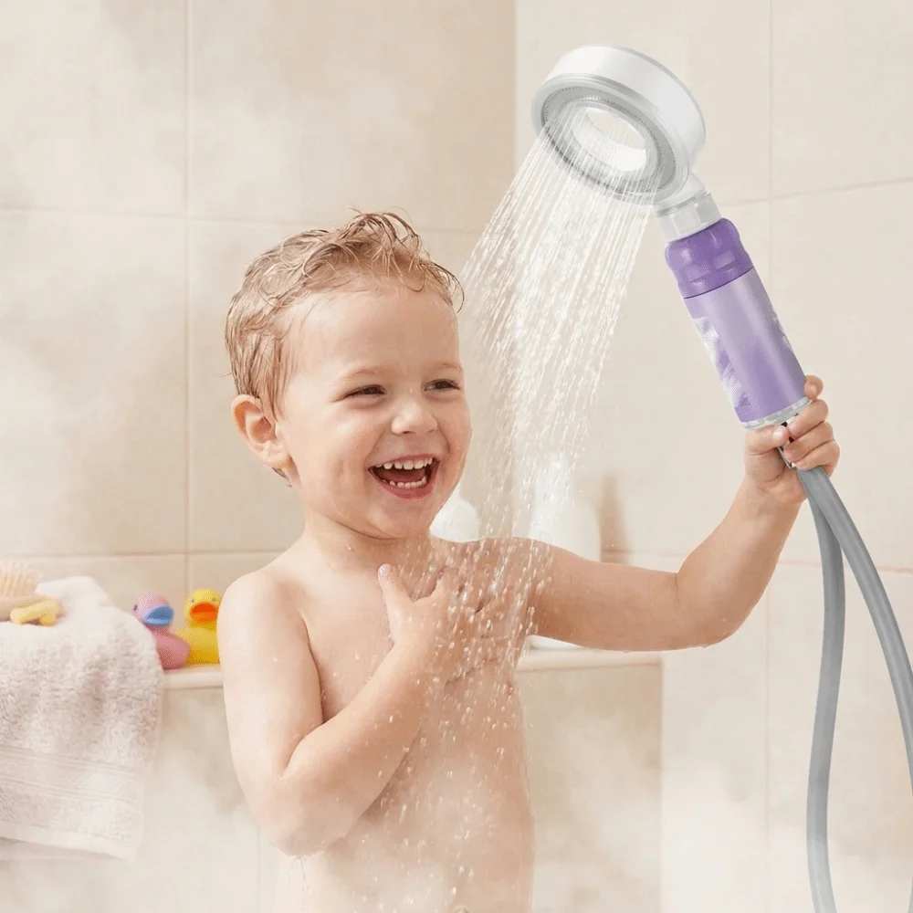 

Built-in Water Filter Pressurized Shower Head Chlorine Removal Function Pressurized Design Skin Care Showerhead