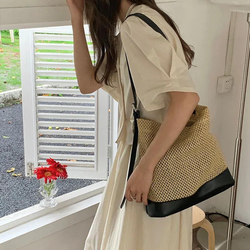 Summer Woven Bag Versatile Women\'s 2023 New Korean Version Fashion Casual Large Capacity Commuter Shoulder Bag Wholesale