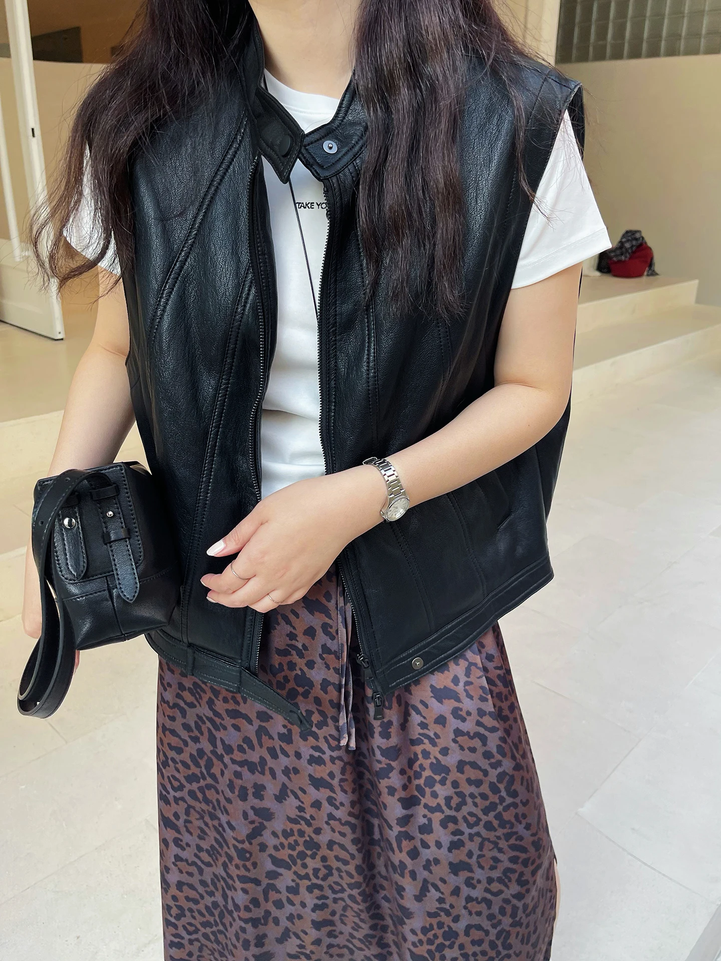 

Women's Sleeveless Vest 2026 Spring Summer New Style Layered Top Design Unique British Style PU Leather Straight Cut Vest