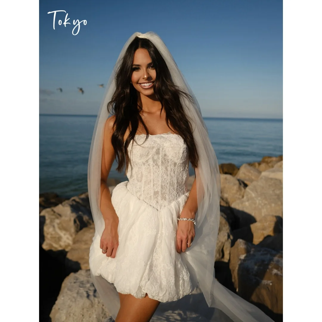 Tokyo Custom White Strapless Lace Short Wedding Dress Fluffy Mini Bridal Gown Sheer Tulle Veil Beach Bridal Formal Occasion Wear
