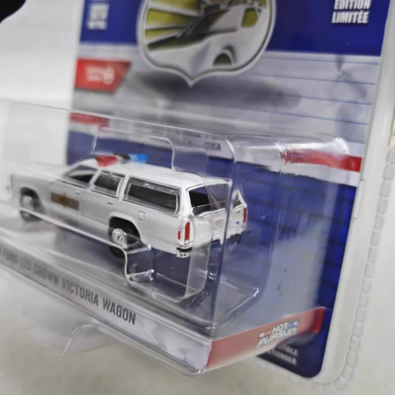 GreenLight 1:64 Scale 1988 Ford LTD Crown Victoria Wagon Police Alloy Car Model Collection Display Ornament Toy