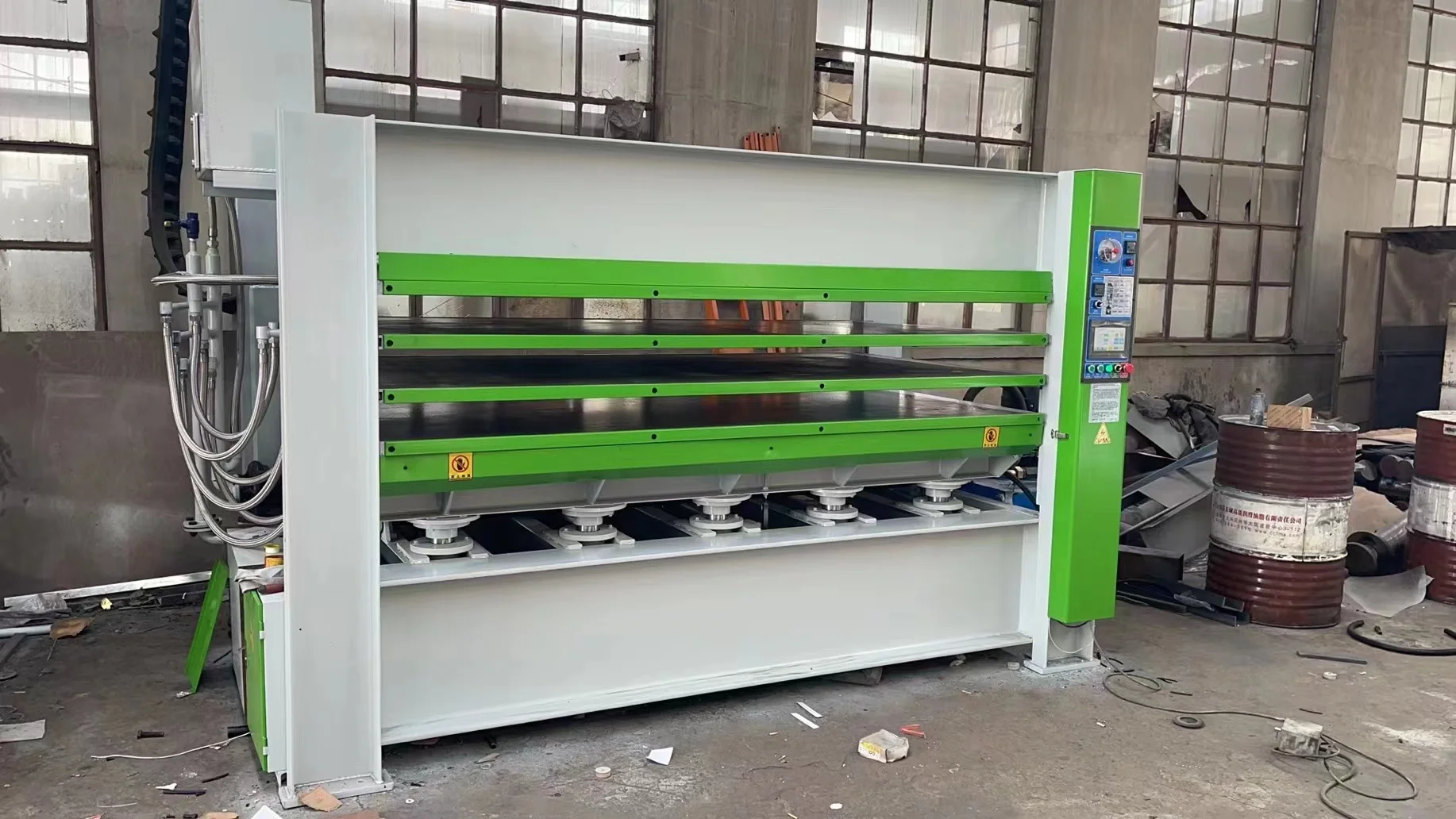 Wood Plywood Veneer Pressing Machine 1300*3000mm 120 Ton Hydraulic Hot Press Machine For Door Panel