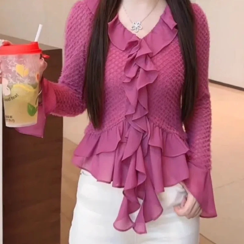 

Gentle Ruffle Edge Splicing V-neck Flared Sleeves Large Size High-end Feel and Stylish Top
